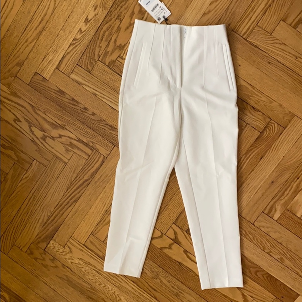 Zara new with tags white suit pants. Size XS.